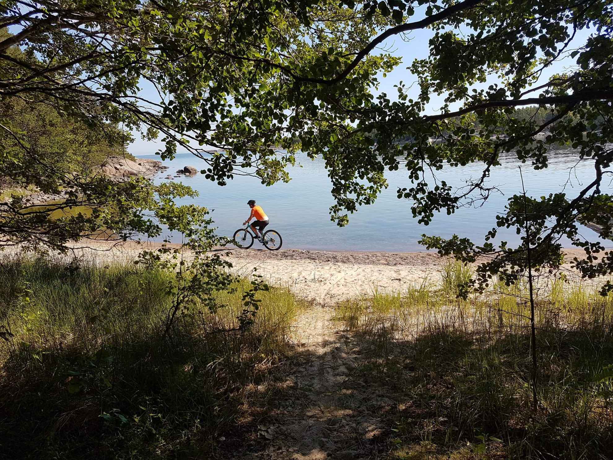 Faire du vélo sur l'île d'Arholma
