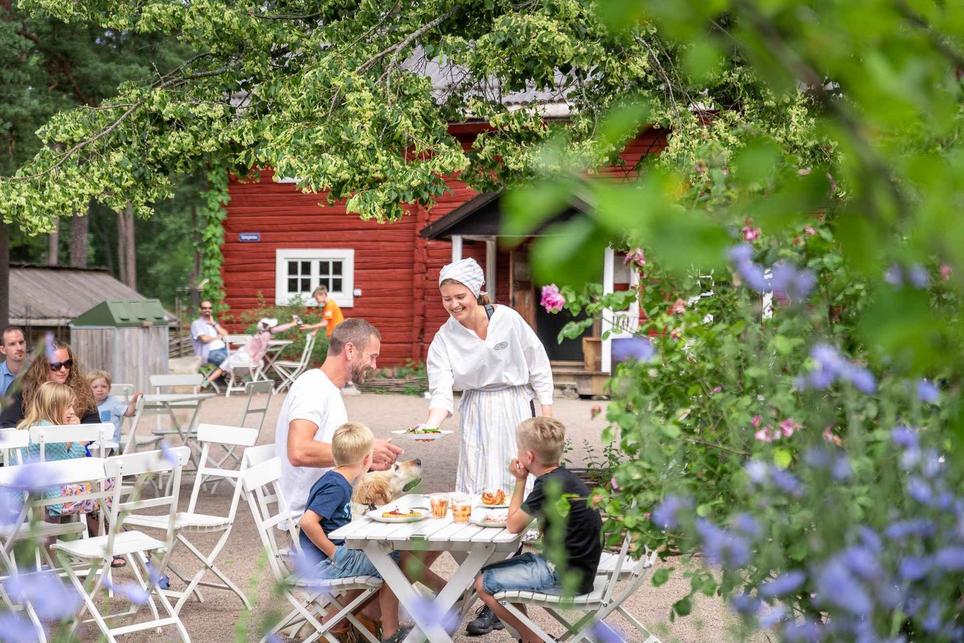 Café à Mariebergsskogen, le parc de la ville de Karlstad