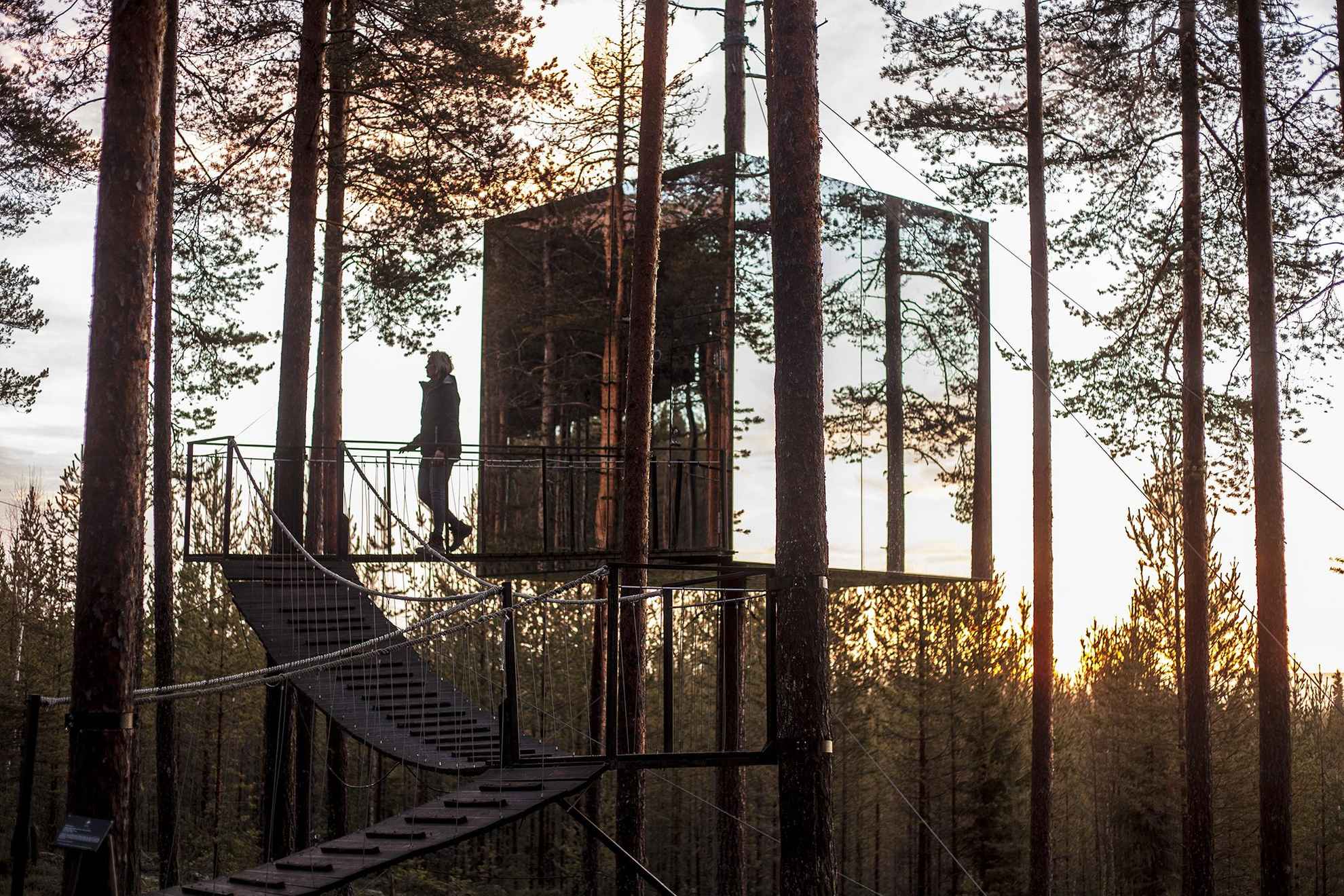Le "Mirrorcube" du Treehotel à Harads en Laponie suédoise